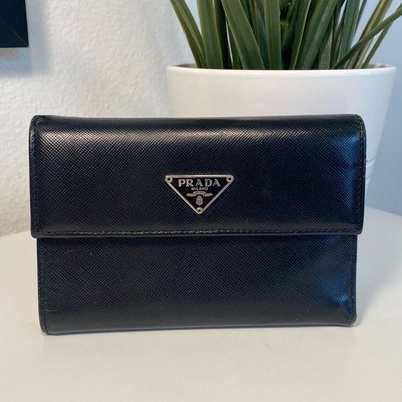 PRADA Saffiano Leather Trifold Wallet Unisex - Picture 4 of 13